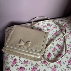 Elegant Gold Bow Accent Women's Bag